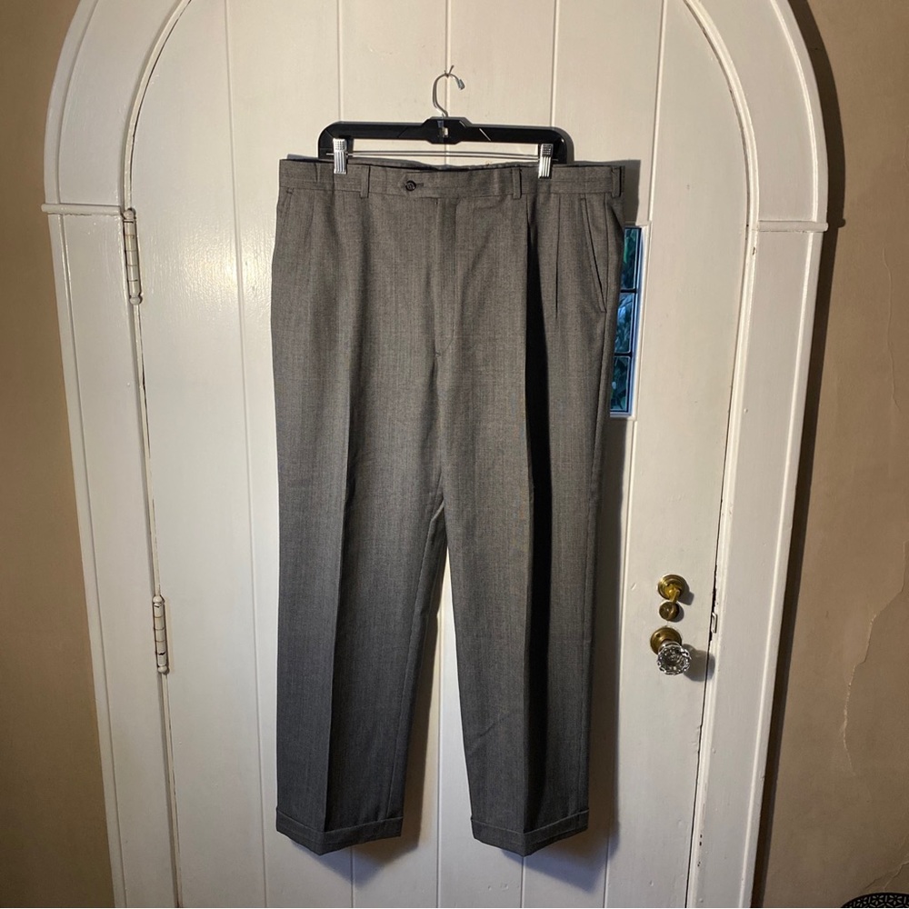 (1) Trendy Pair Of Vintage Gray Burberry’s Dress Pants Men’s Size 40 X 30